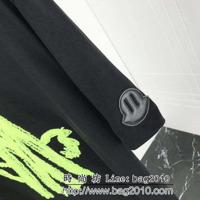 MONCLER蒙口 19ss早春新款 綠色毛巾布刺繡圖案 袖口最新笑臉貼章 黑色男款短袖 ydi2397
